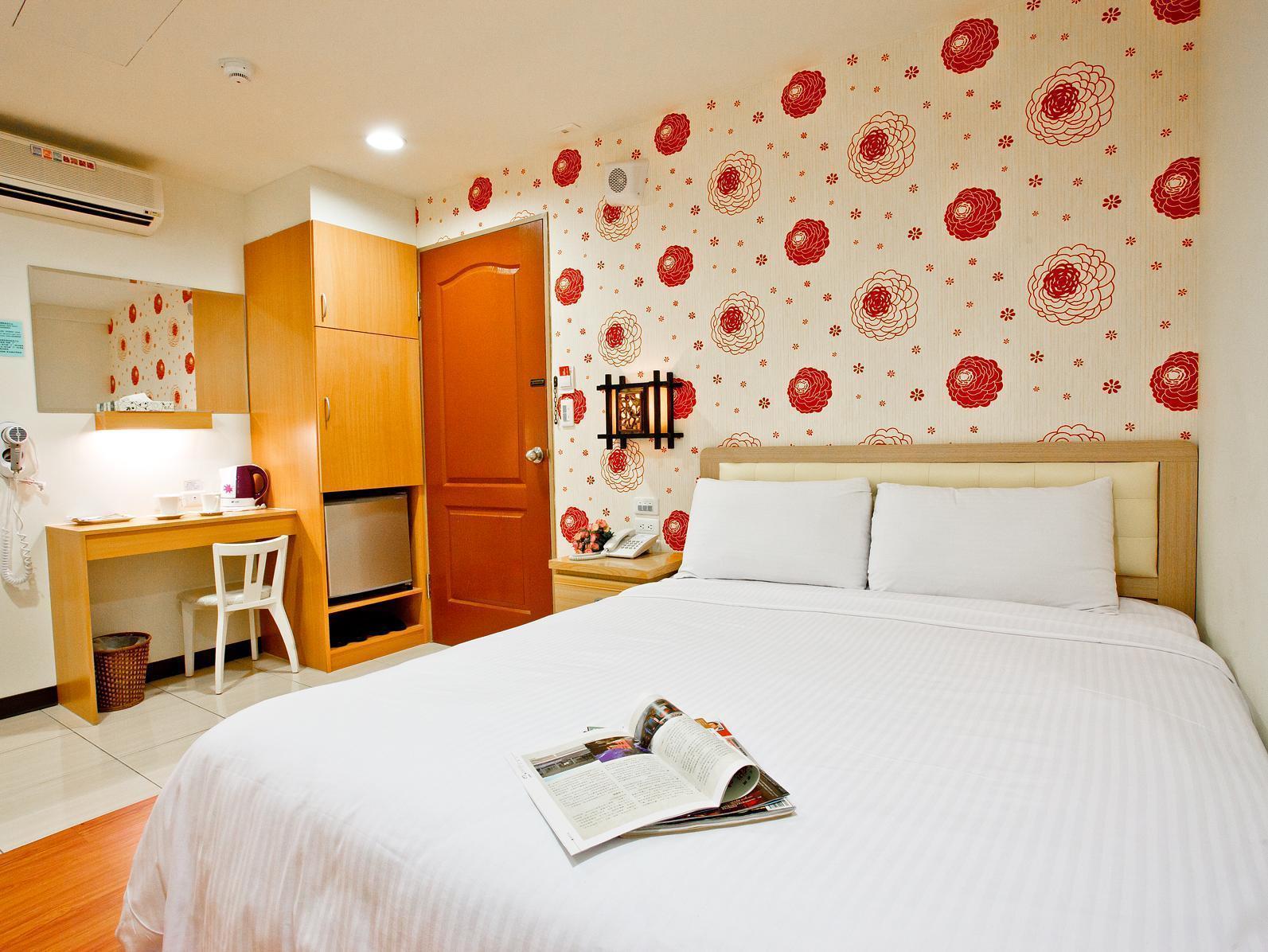 Green Park Commercial Hotel Tainan Extérieur photo