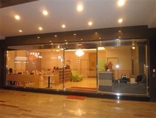 Green Park Commercial Hotel Tainan Extérieur photo