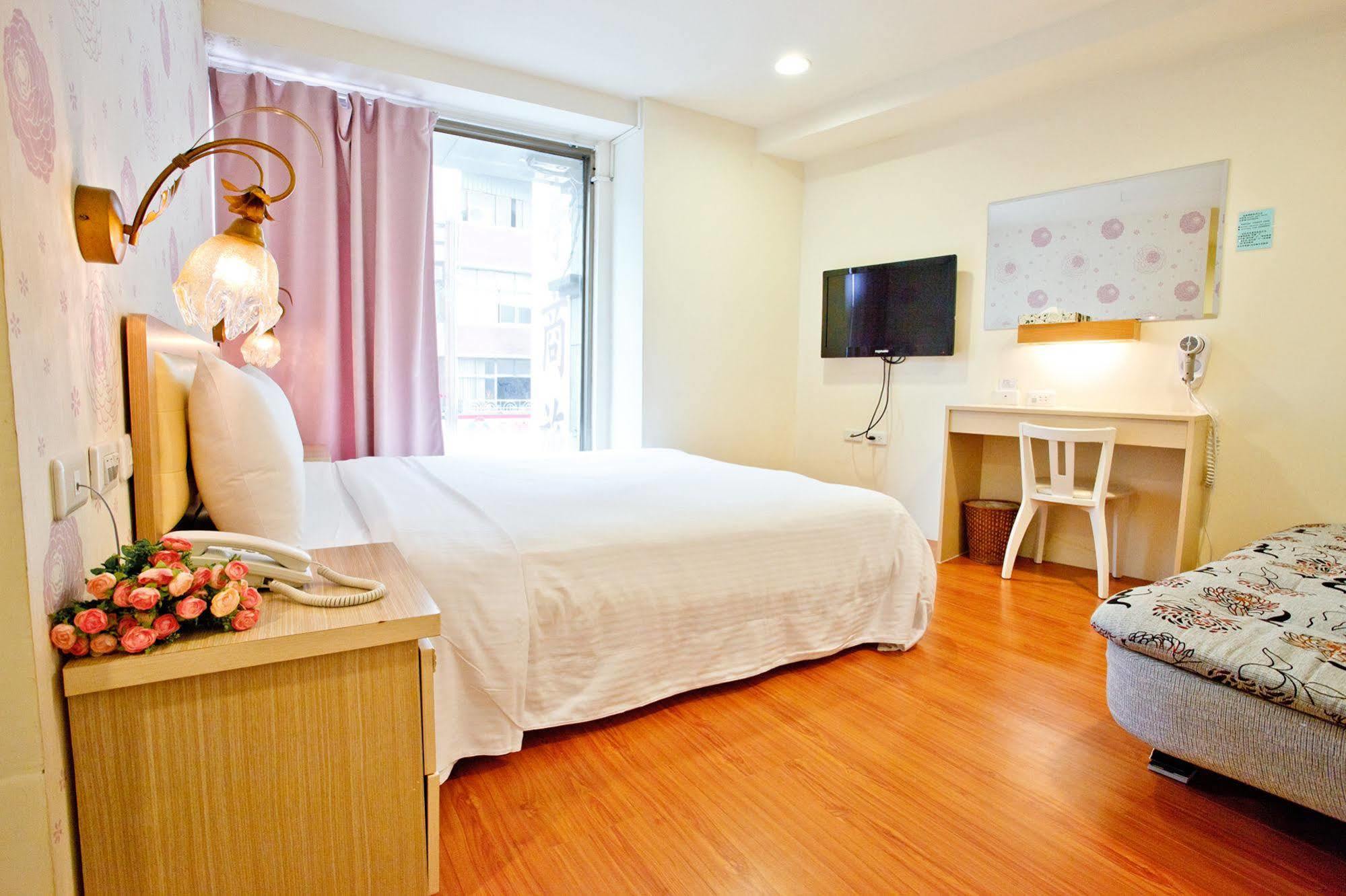 Green Park Commercial Hotel Tainan Extérieur photo